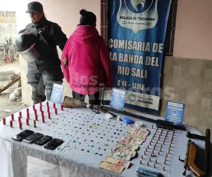 Tucum N Noticias Agencia De Noticias Secuestran Drogas Y Armas Una